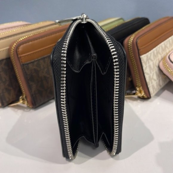 Michael Kors Jet Set Travel Medium Zip Around Card Case Black - Picture 9 of 15